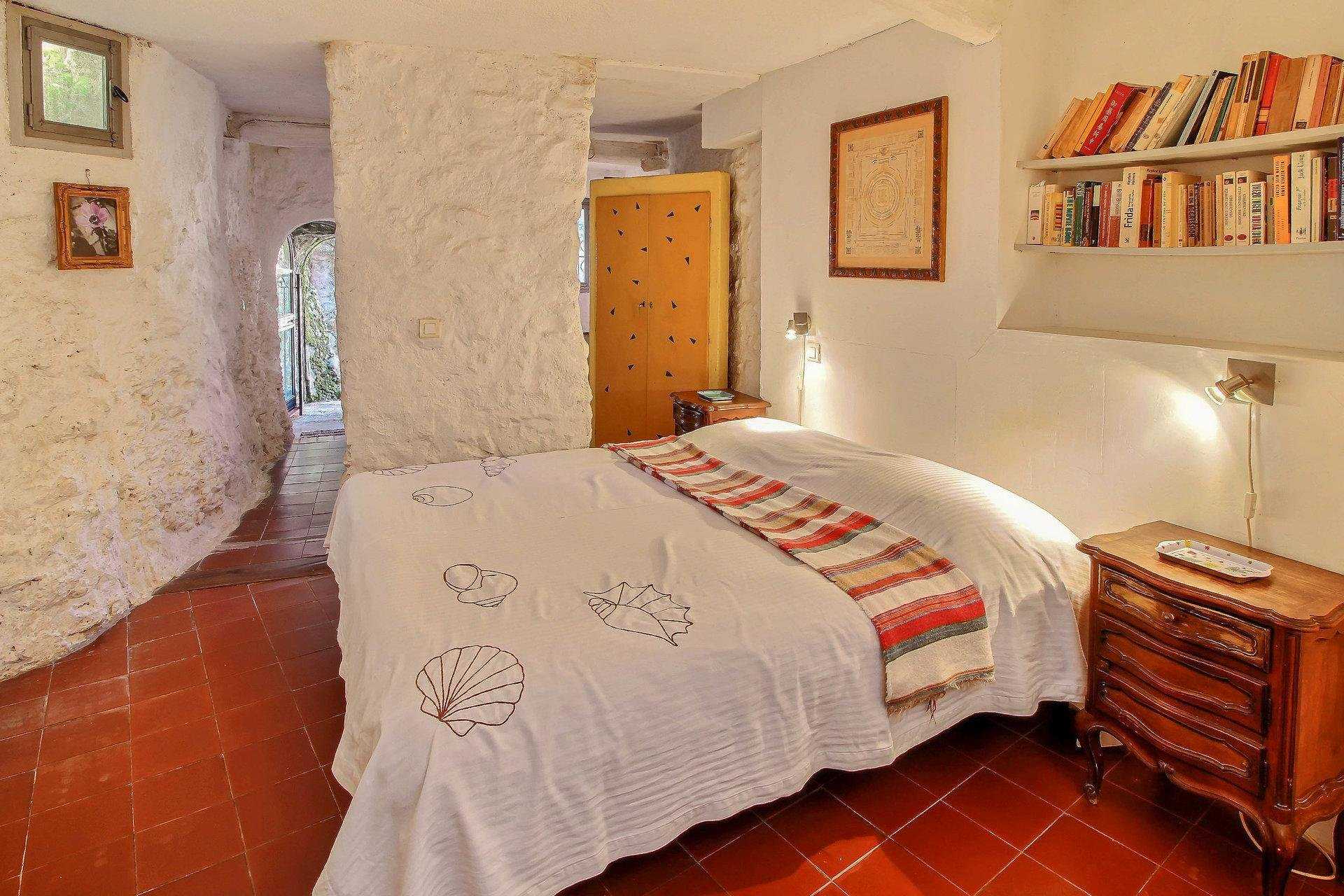 بيت في Roquebrune Vieux Village,  10045779