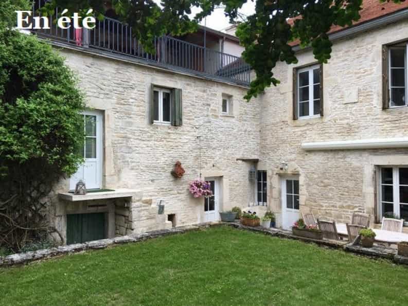 Condominium in Is-sur-Tille, Bourgogne-Franche-Comte 10046017