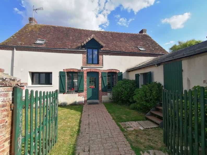 House in La Chapelle-Huon, Pays de la Loire 10046026
