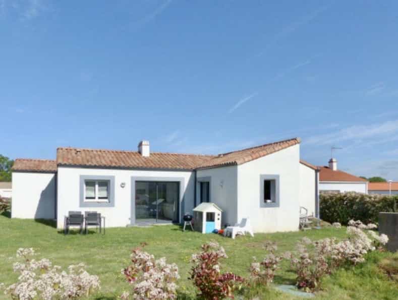 House in Challans, Pays de la Loire 10046096