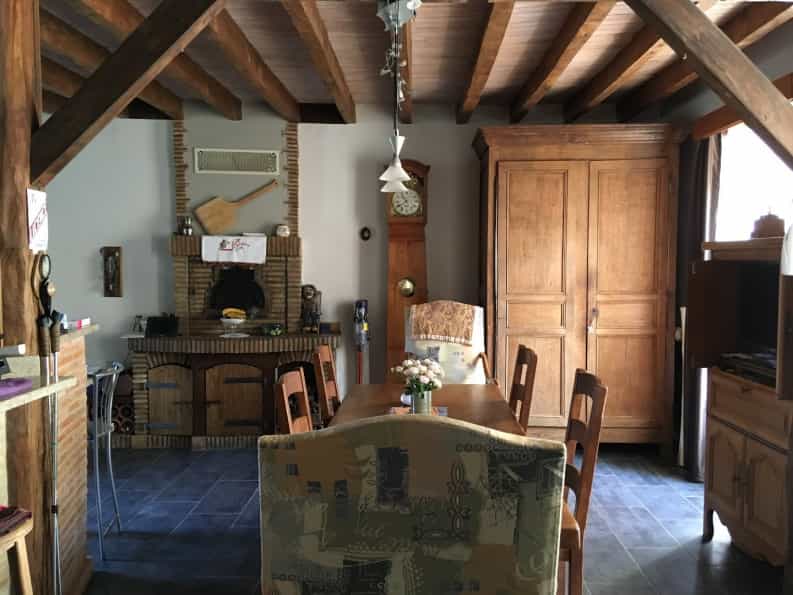 Huis in Saint-Denis-d'Anjou, Pays de la Loire 10046280