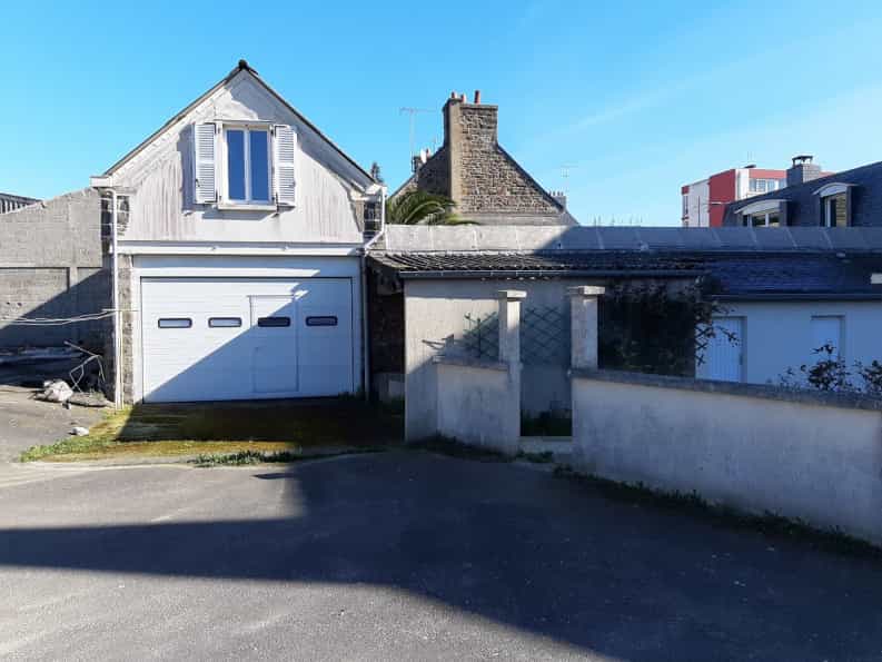House in Saint Brieuc,  10046349