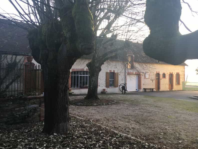 بيت في Mennetou-sur-Cher, Centre-Val de Loire 10046357