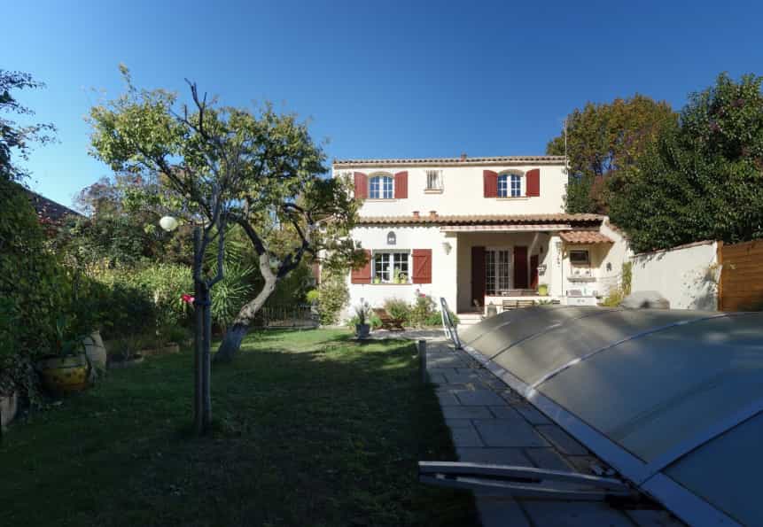 Hus i Saint-Jerome, Provence-Alpes-Cote d'Azur 10046367