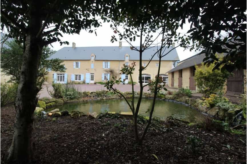 Talo sisään Secqueville-en-Bessin, Normandia 10046368
