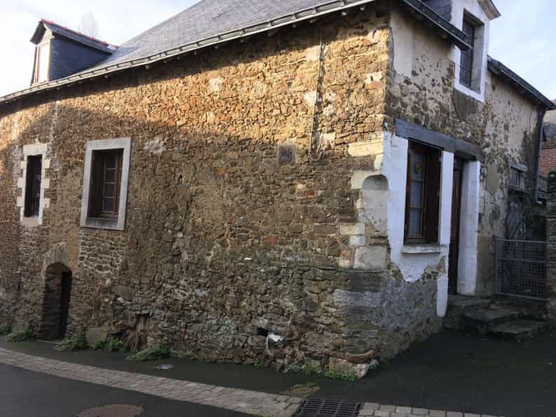 casa no Saint-Denis-d’Anjou, País do Loire 10046402