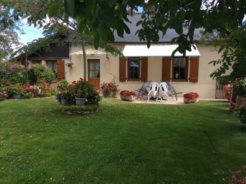 House in Mire, Pays de la Loire 10046414