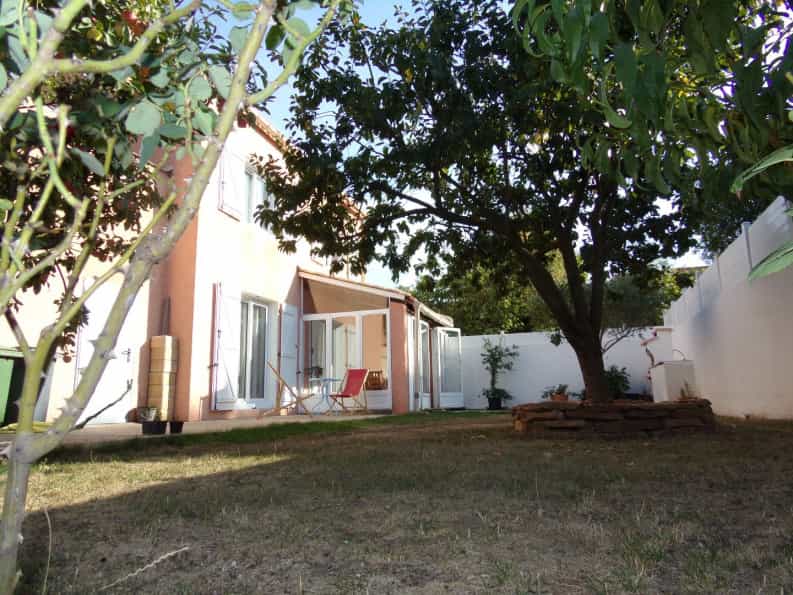 House in Clermont-l'Herault, Occitanie 10046448
