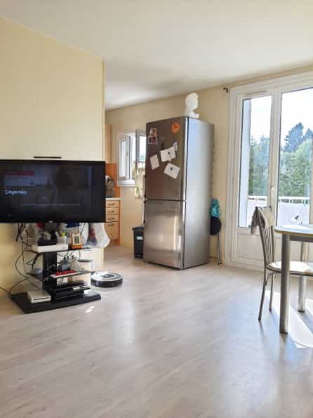 Condominium in Chambery, Auvergne-Rhone-Alpes 10046451