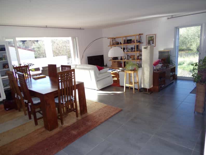 Talo sisään Gignac, Occitanie 10046454
