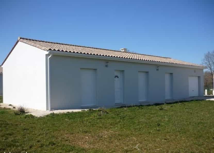 House in Chazelles, Nouvelle-Aquitaine 10046456