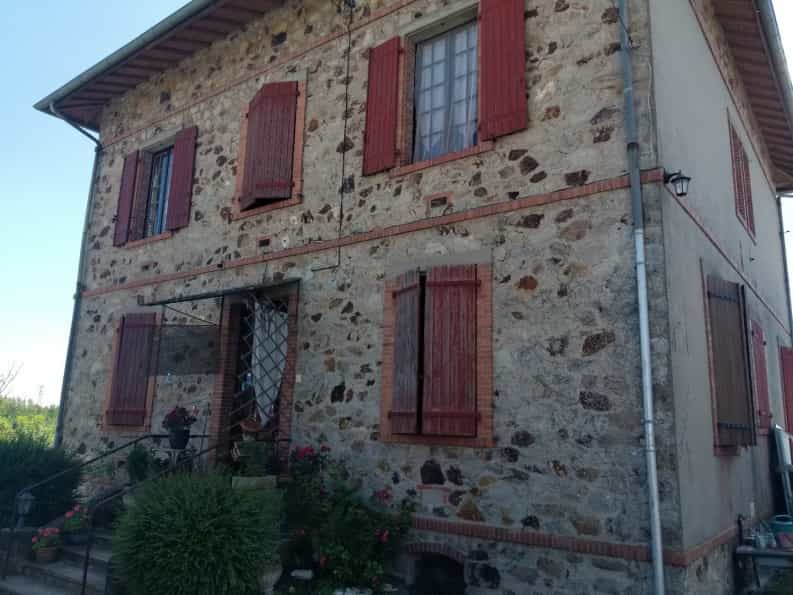 Talo sisään Saint-Benoit-de-Carmaux, Occitanie 10046497