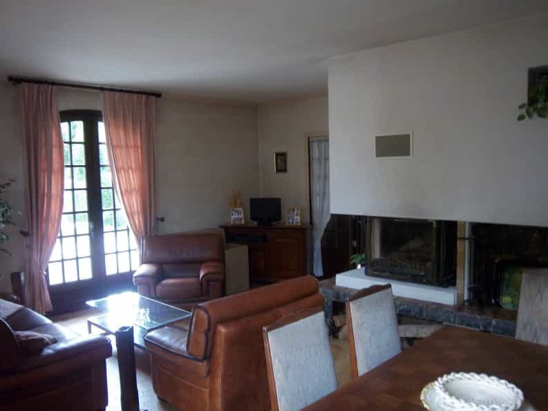 casa en Martignas-sur-Jalle, Nouvelle-Aquitaine 10046498