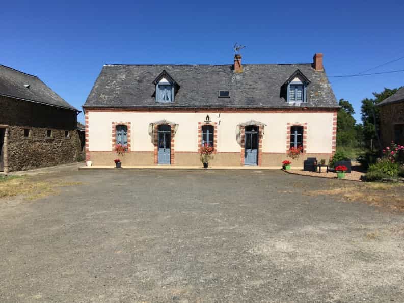 Dom w Saint-Denis-d'Anjou, Pays de la Loire 10046515