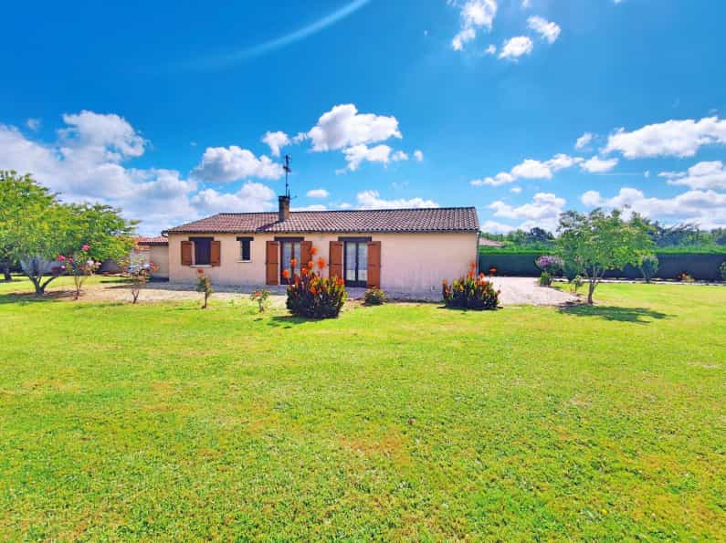 House in Lamonzie, Nouvelle-Aquitaine 10046534