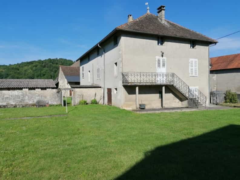 жилой дом в Belley, Auvergne-Rhone-Alpes 10046585