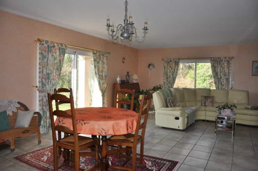 Dom w Soyaux, Nouvelle-Aquitaine 10046613