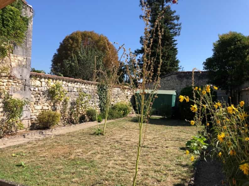 House in Chateauneuf Sur Charente,  10046915