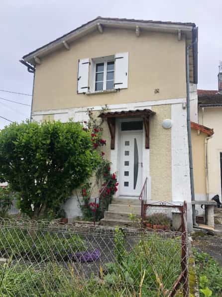 Huis in Champagne-Vigny, Nouvelle-Aquitanië 10046919