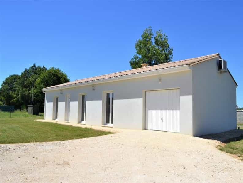 House in Soyaux, Nouvelle-Aquitaine 10046921