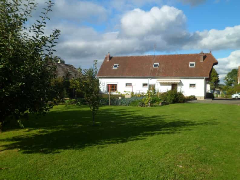 Casa nel Saint-Nicolas-d'Aliermont, Normandia 10047049