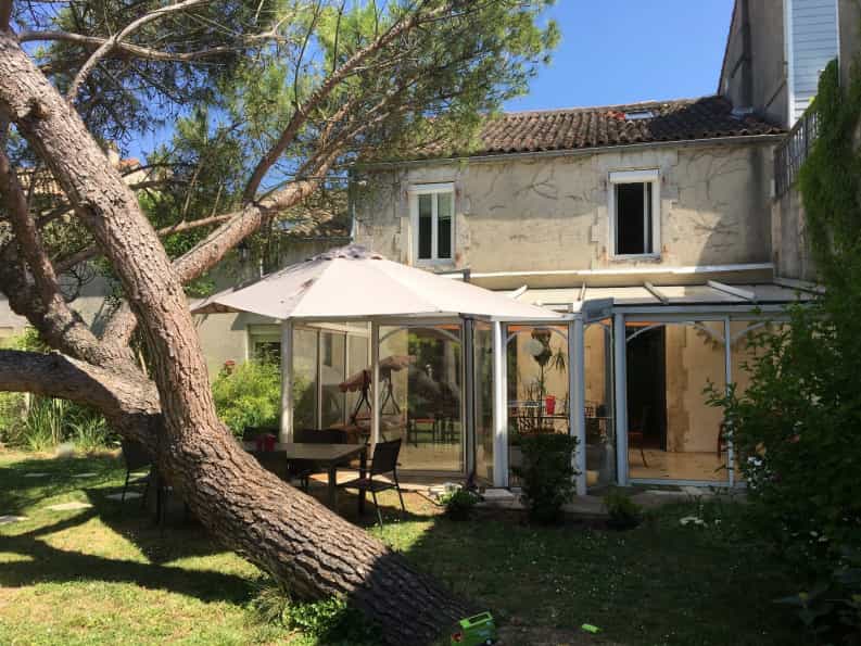 House in Angouleme, Nouvelle-Aquitaine 10047069