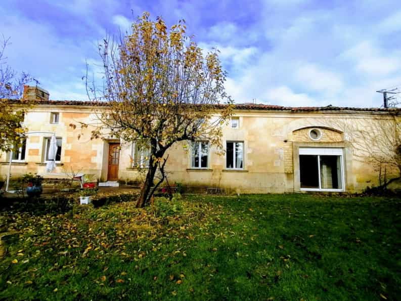 Rumah di Jonzac, Nouvelle-Aquitaine 10047118