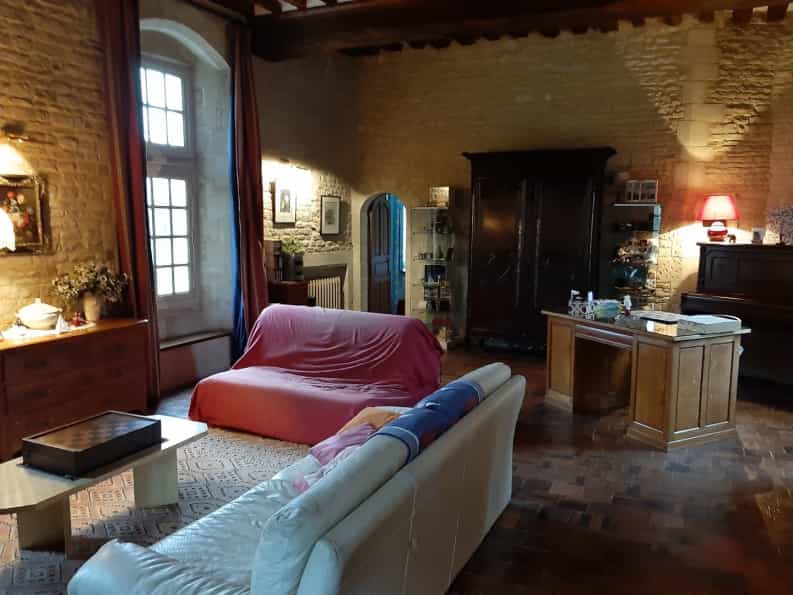 Talo sisään Bayeux,  10047128