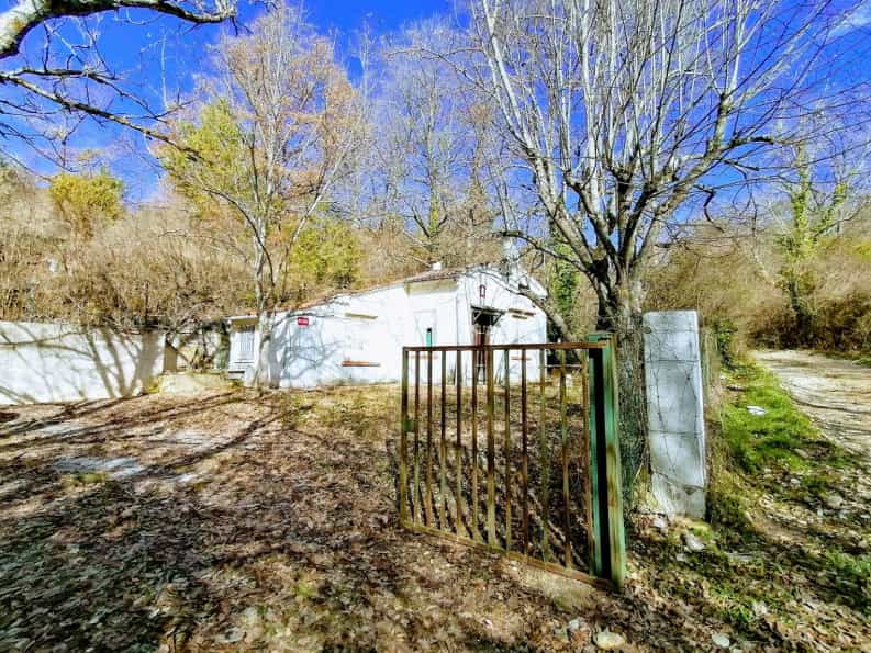 Hus i Riez, Provence-Alpes-Cote d'Azur 10047150