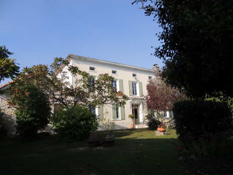 σπίτι σε Villejesus, Nouvelle-Aquitaine 10047199