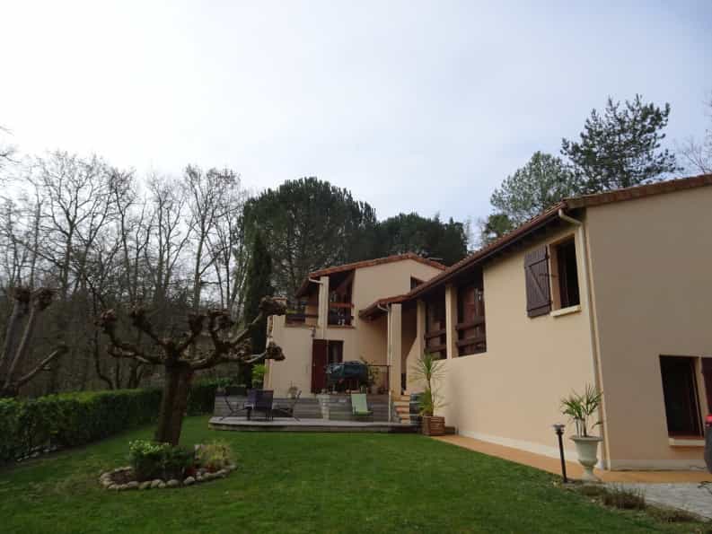 House in Castanet-Tolosan, Occitanie 10047271