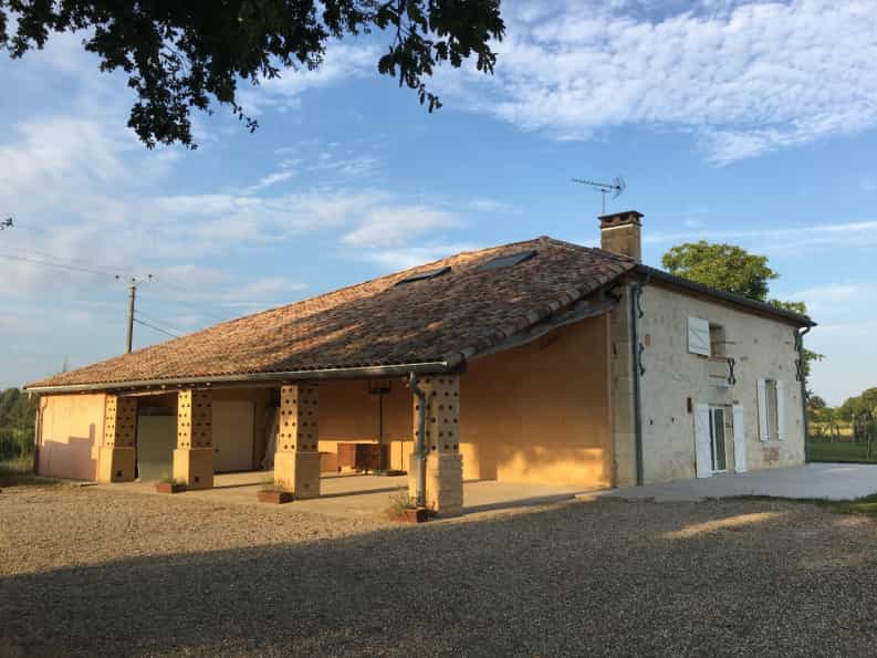Hus i Auvillar, Occitanie 10047320