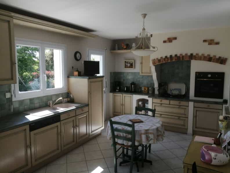 casa en La Limouzinière, Países del Loira 10047337