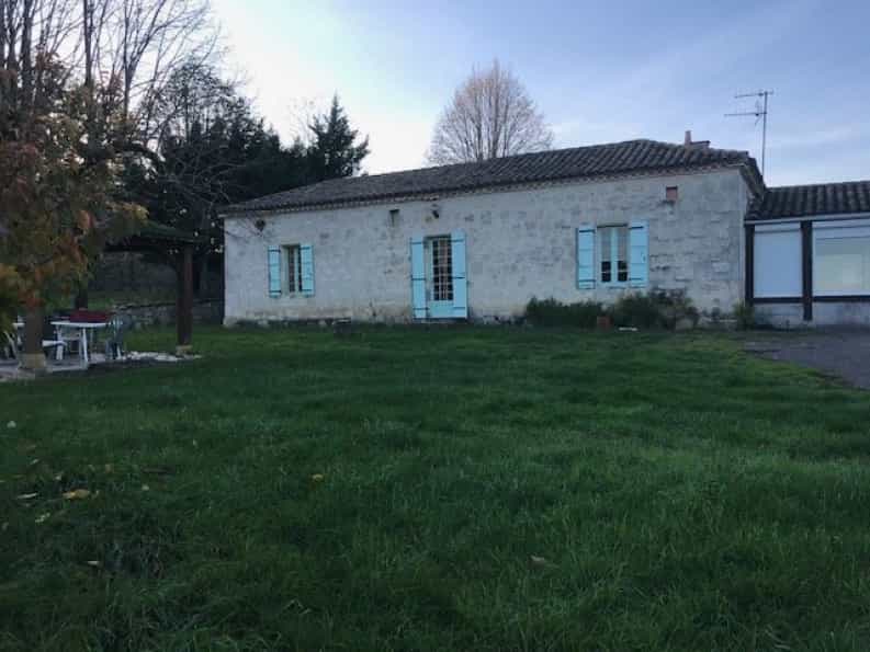 House in Castelsagrat, Occitanie 10047503