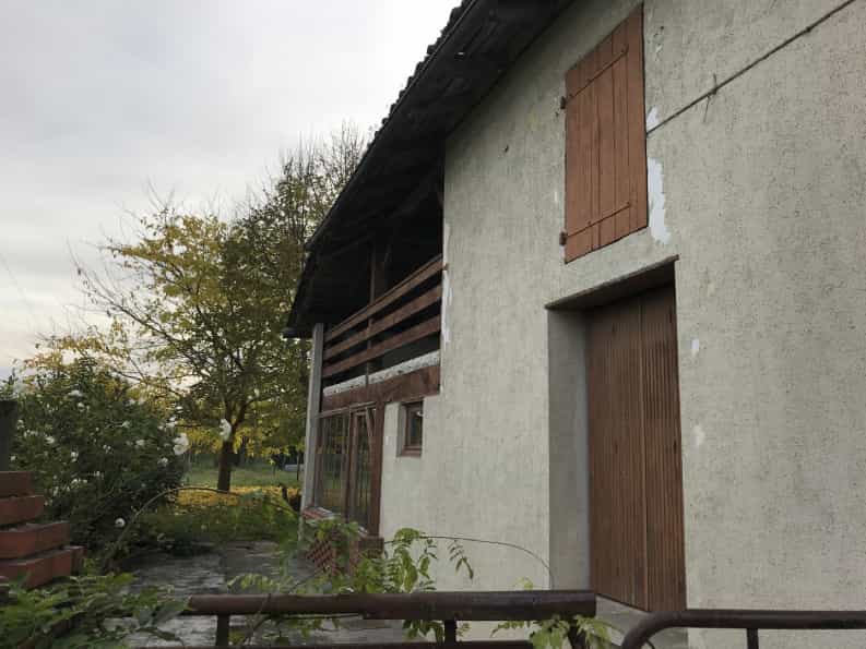 House in Saint-Nicolas-de-la-Grave, Occitanie 10047504