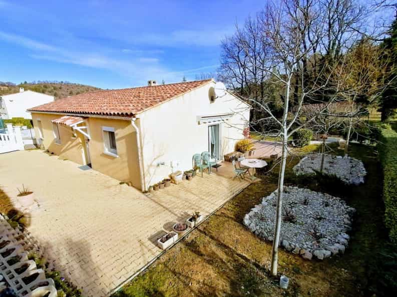 Hus i Riez, Provence-Alpes-Cote d'Azur 10047515