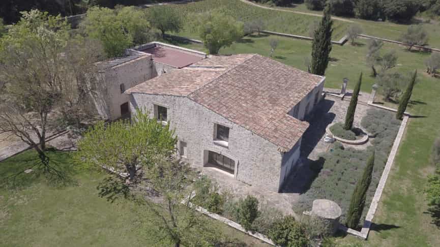 Hus i Entrecasteaux, Provence-Alpes-Cote d'Azur 10047532