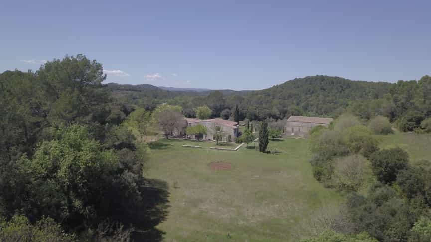 loger dans Entrecasteaux, Provence-Alpes-Cote d'Azur 10047532