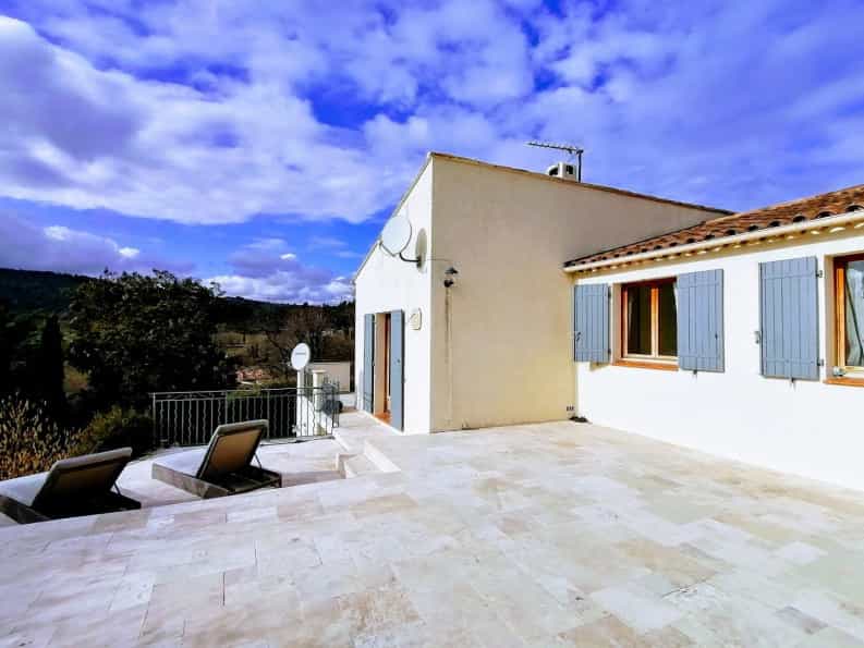 Huis in Moustiers-Sainte-Marie, Provence-Alpes-Côte d'Azur 10047549