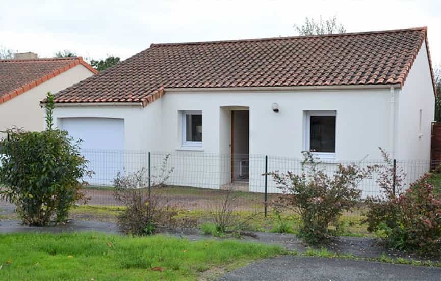 σπίτι σε La Varenne, Pays de la Loire 10047584