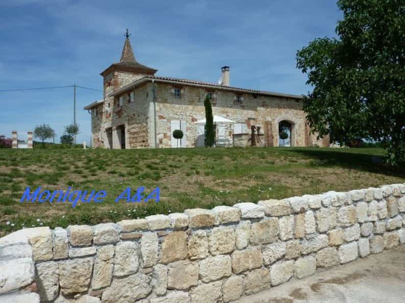 Будинок в Castelsarrasin, Occitanie 10047608