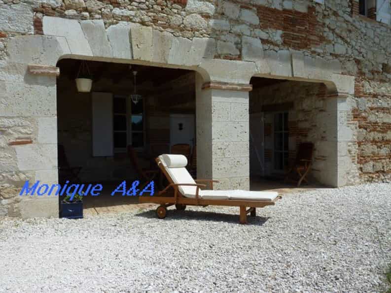 House in Castelsarrasin, Occitanie 10047608