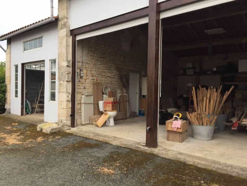House in Saint-Jean-d'Angely, Nouvelle-Aquitaine 10047701