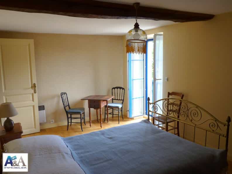 Квартира в Moulins Le Carbonnel,  10047740