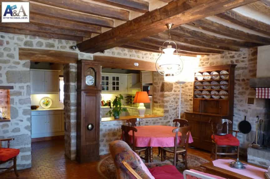 公寓 在 Moulins-le-Carbonnel, 盧瓦爾河地區 10047740