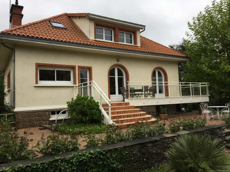 Huis in Le May-sur-Èvre, Pays de la Loire 10047796