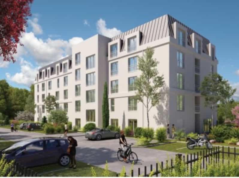 Condominium in La Roche-sur-Yon, Pays de la Loire 10047837