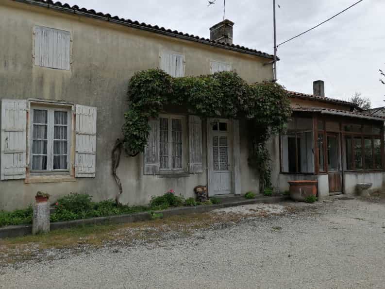 House in Migron, Nouvelle-Aquitaine 10048000