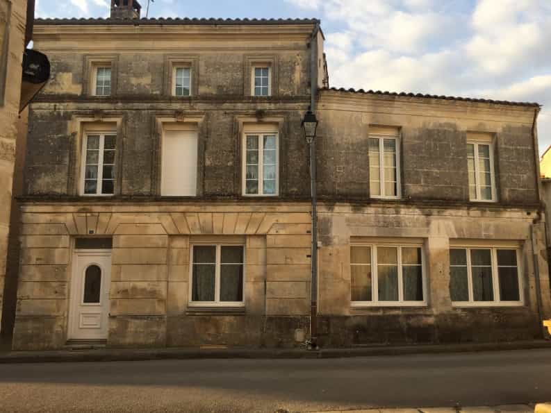 Hus i Matha, Nouvelle-Aquitaine 10048039