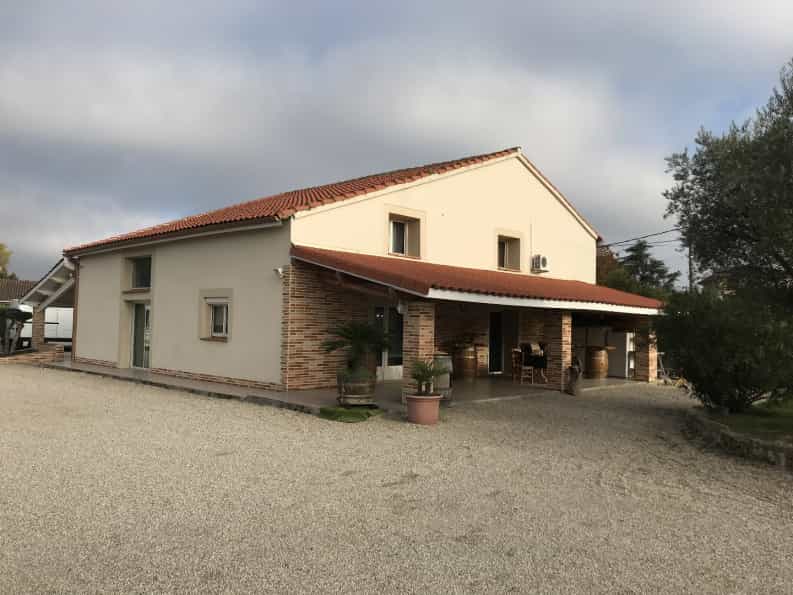 Casa nel Castelsarrasin, Occitanie 10048082